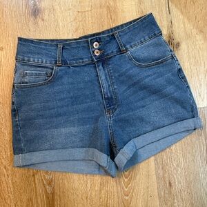 Women’s Dark Blue Denim Roll-Cuff Shorts Size 30